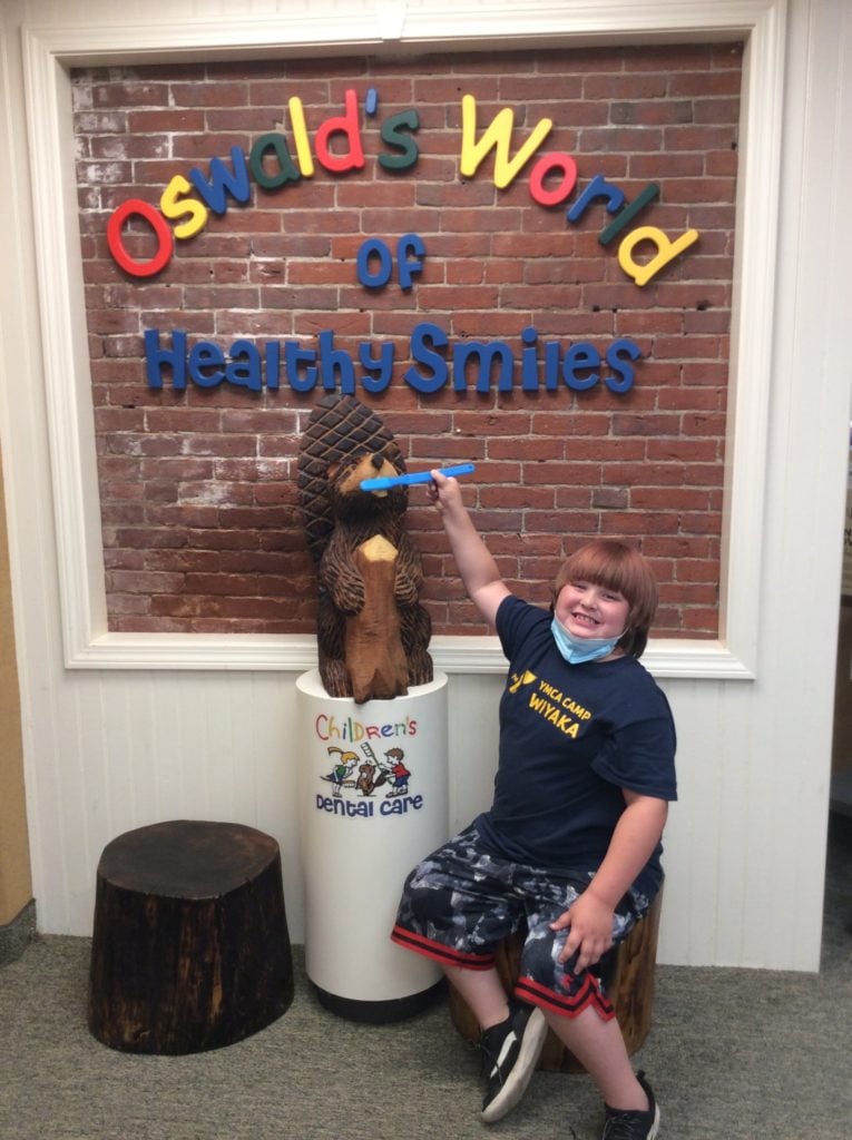 oswald the beaver with patient and dentist 5