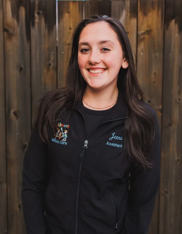 Jenna โ Dental Assistant head shot